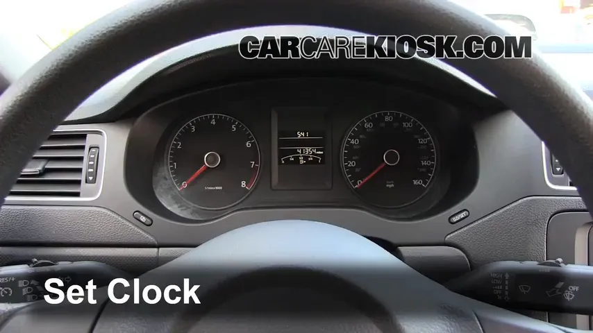 2011 Volkswagen Jetta SE 2.5L 5 Cyl. Sedan Clock